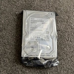 HGST SATA HDD (4TB)